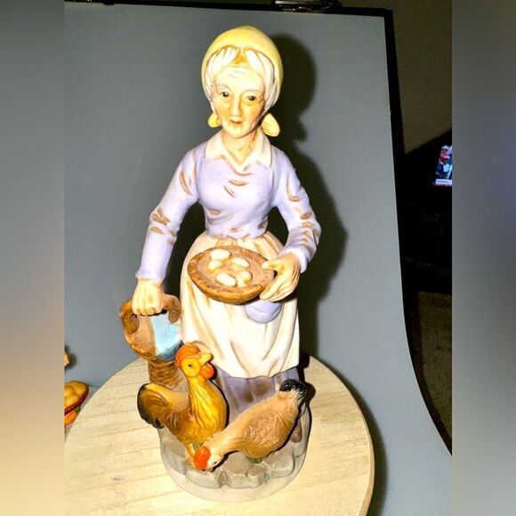 FARM WOMENS STATUE  COUNTRY HOME DECOR - Picture 1 of 2